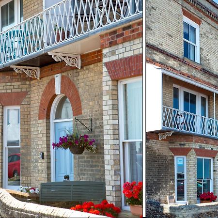 14 Market Cross Place - Beachfront Location With Lovely Sea Views - Aldeburgh Coastal Cottages Extérieur photo