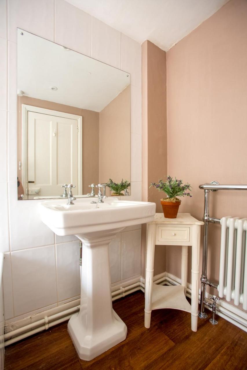 14 Market Cross Place - Beachfront Location With Lovely Sea Views - Aldeburgh Coastal Cottages Extérieur photo